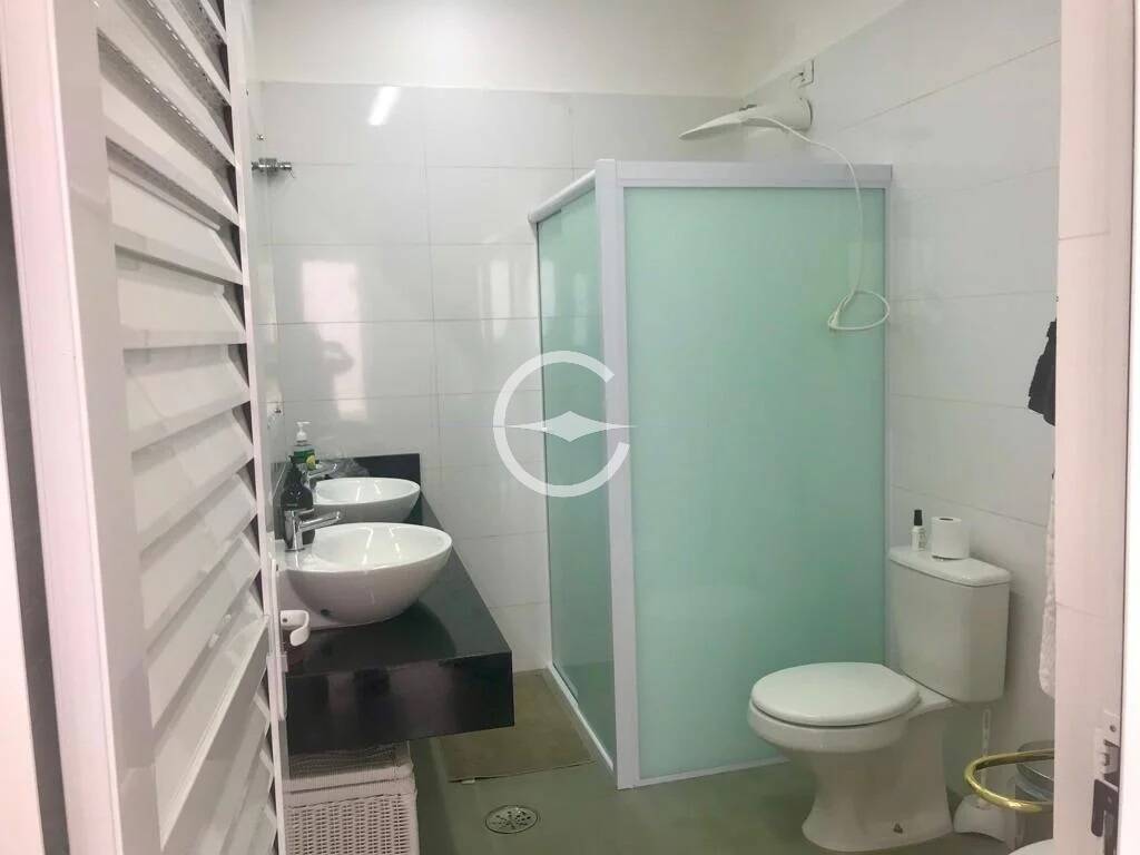 Casa à venda e aluguel com 3 quartos, 250m² - Foto 4