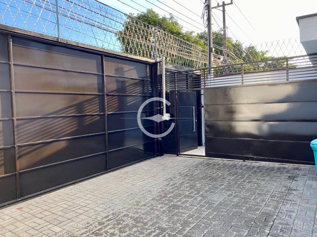 Casa à venda e aluguel com 3 quartos, 250m² - Foto 9