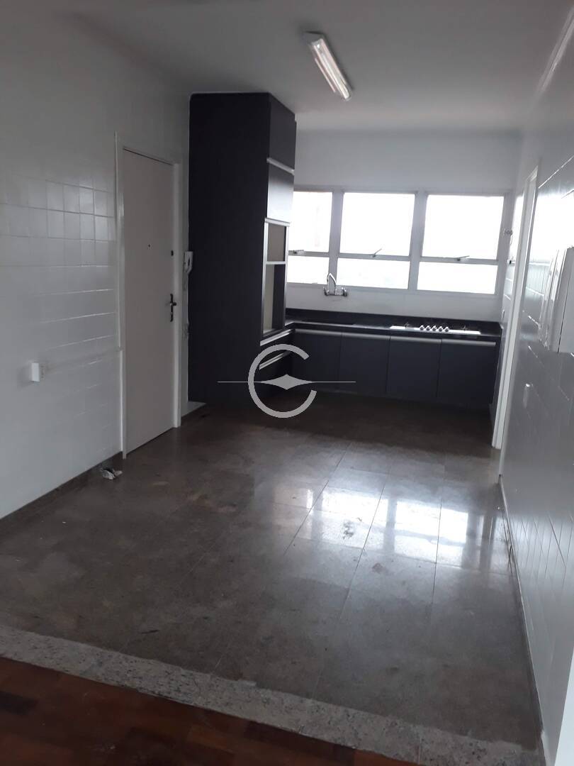 Apartamento à venda com 3 quartos, 150m² - Foto 8