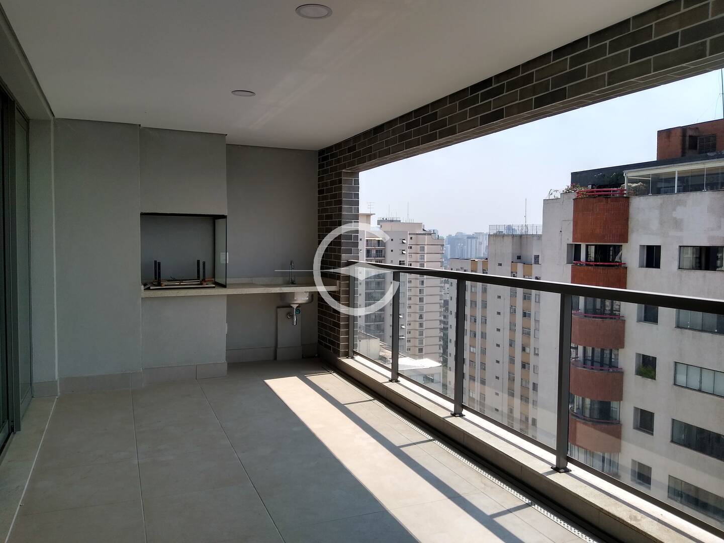 Apartamento à venda com 3 quartos, 141m² - Foto 1