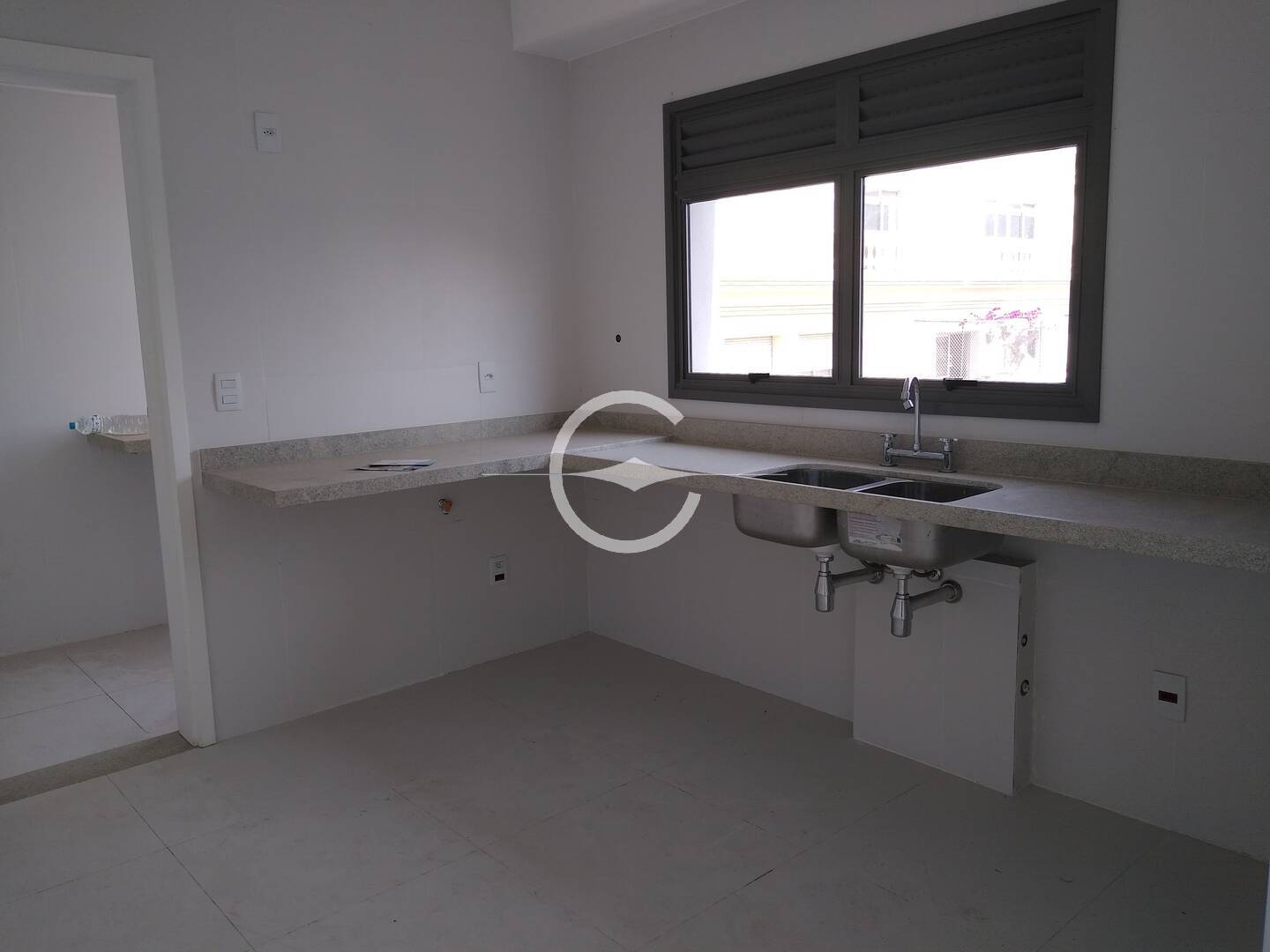 Apartamento à venda com 3 quartos, 141m² - Foto 10