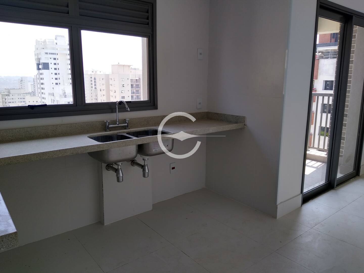 Apartamento à venda com 3 quartos, 141m² - Foto 11