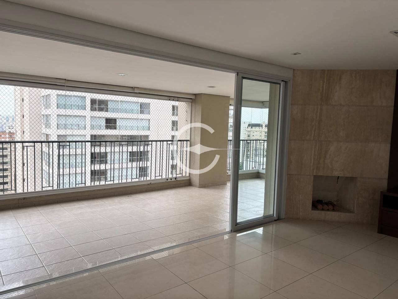 Apartamento à venda e aluguel com 4 quartos, 223m² - Foto 2