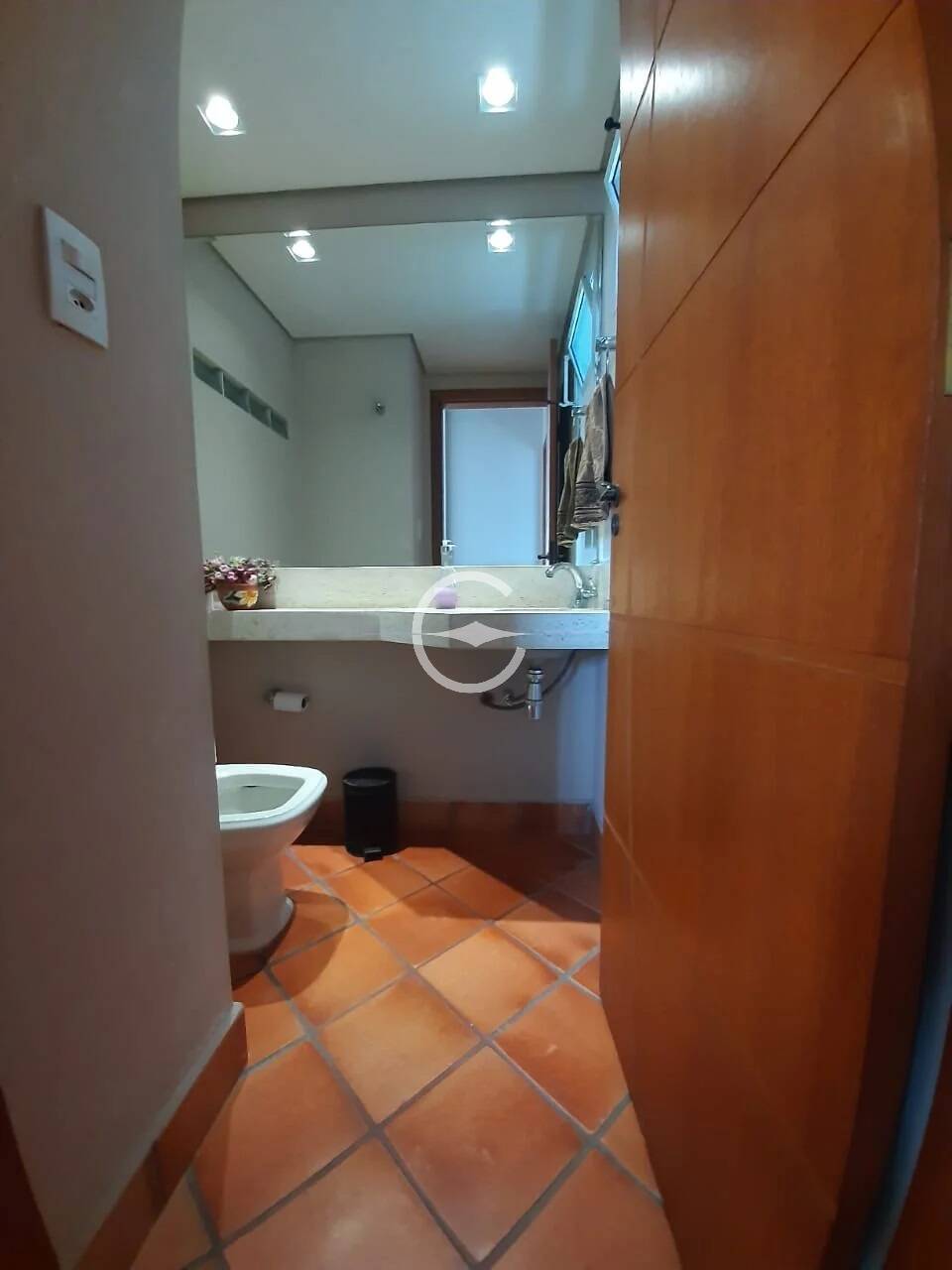 Apartamento à venda com 3 quartos, 275m² - Foto 4