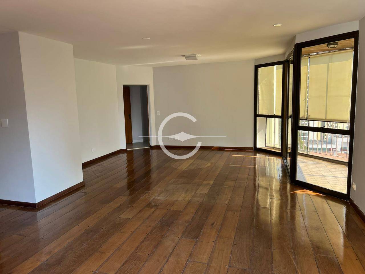 Apartamento à venda e aluguel com 4 quartos, 185m² - Foto 2