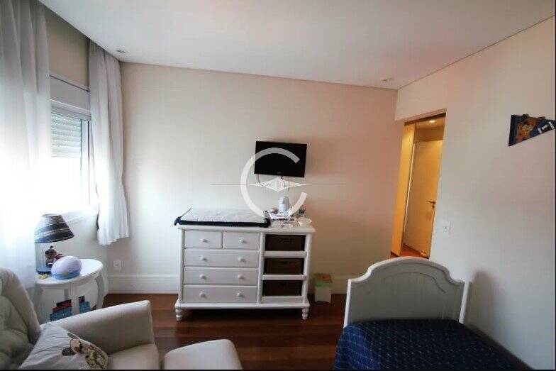 Apartamento à venda com 3 quartos, 161m² - Foto 8