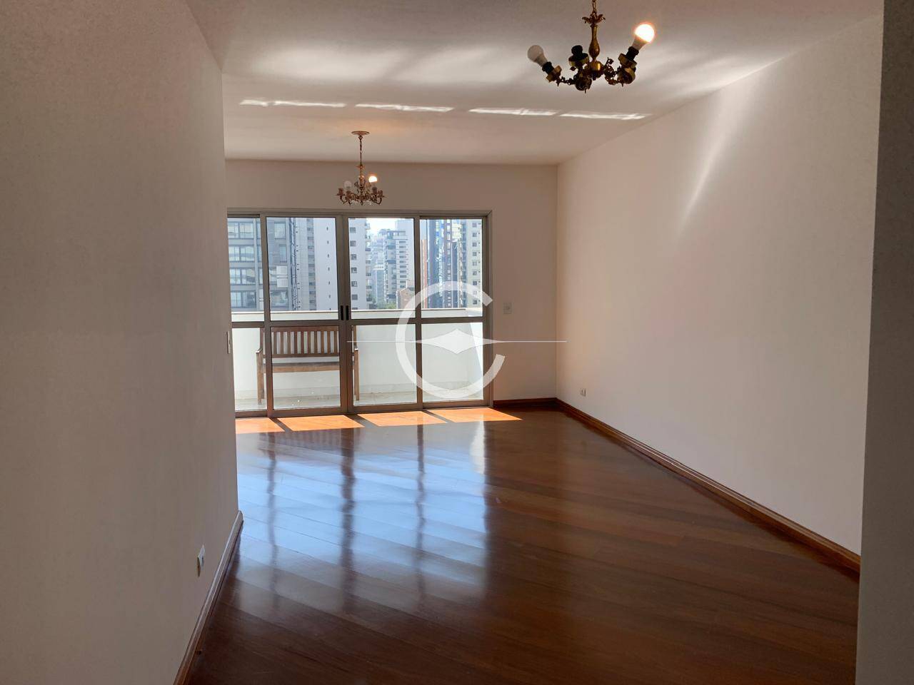 Apartamento à venda e aluguel com 4 quartos, 161m² - Foto 1